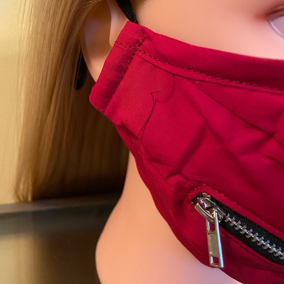 (UNISEX) Red Zipper Face Mask - Picture 4 of 4